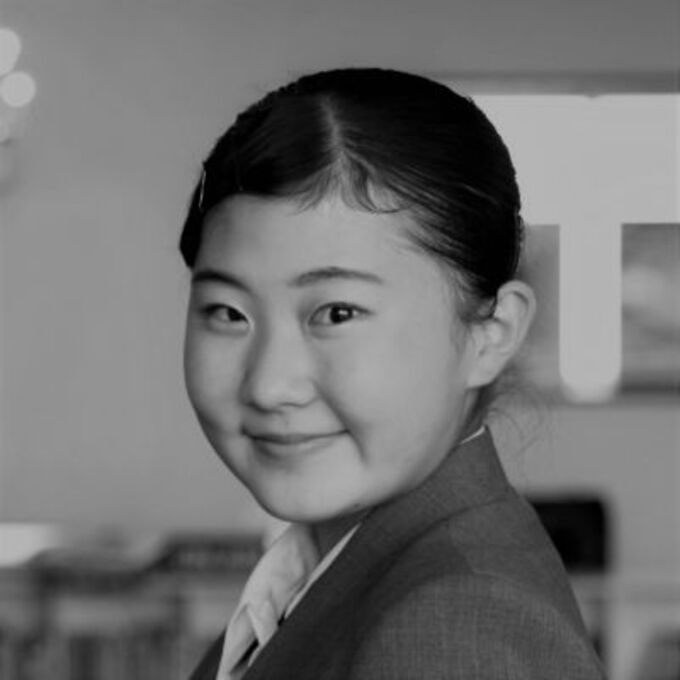 YUKINA TAKAHASHI